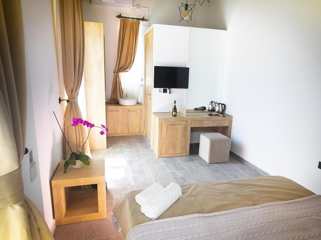 Avenue Hotel Kerýnia Eksteriør bilde