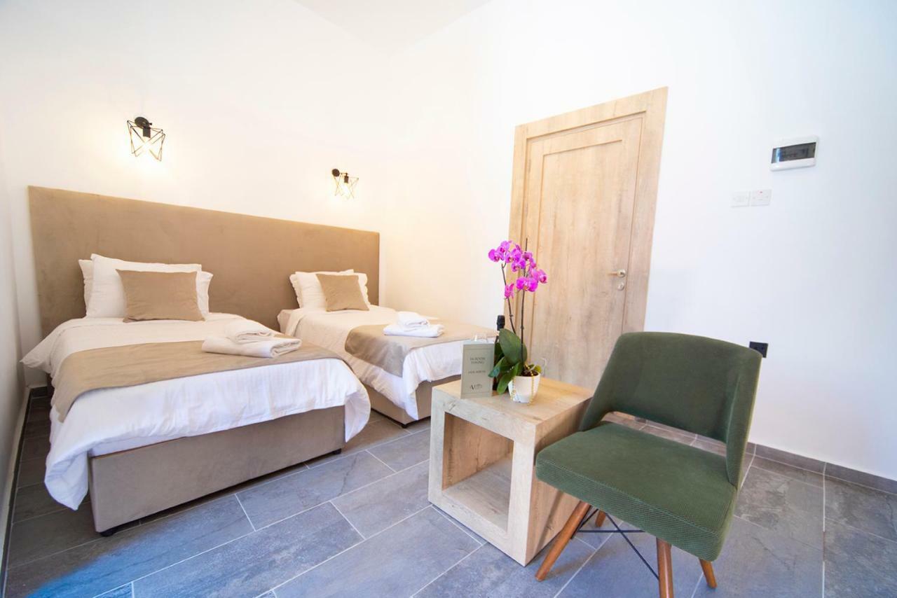 Avenue Hotel Kerýnia Eksteriør bilde