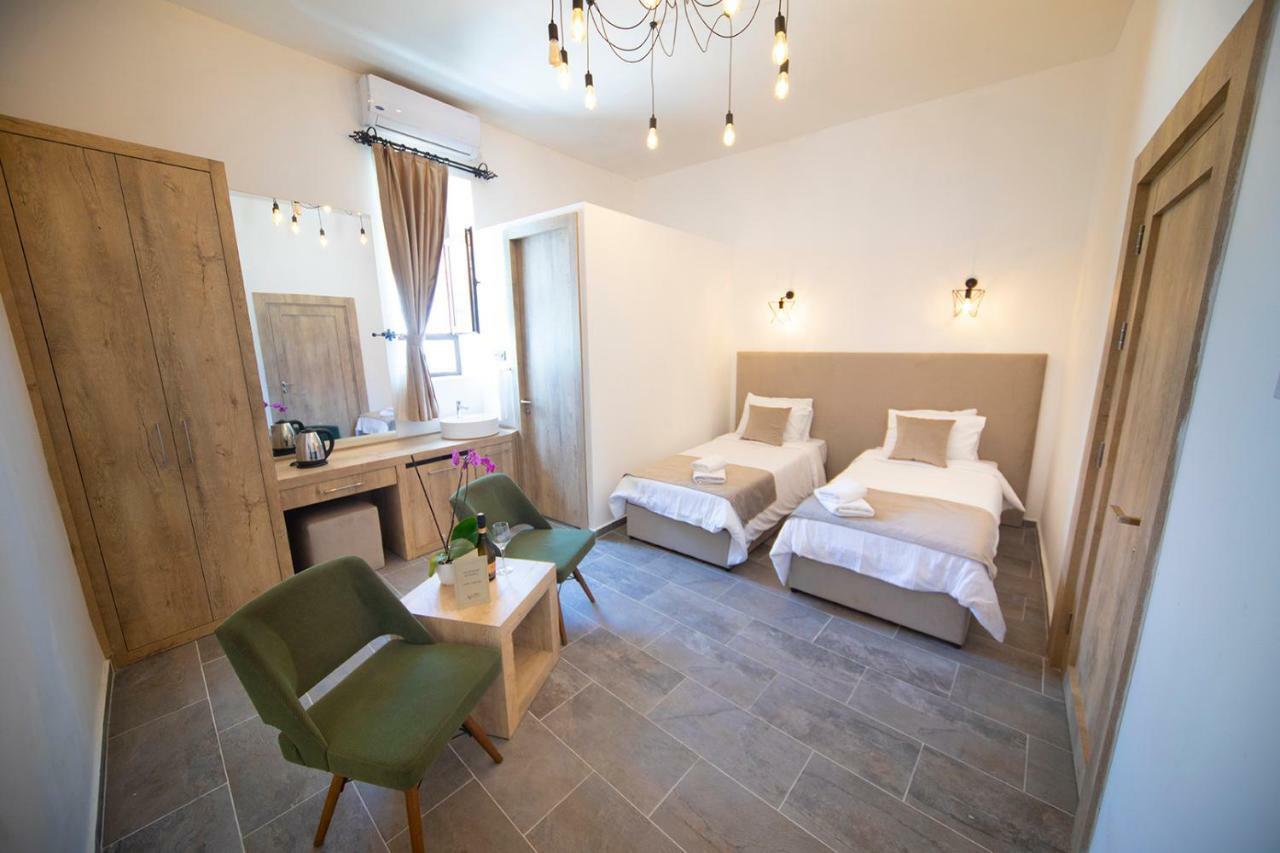 Avenue Hotel Kerýnia Eksteriør bilde
