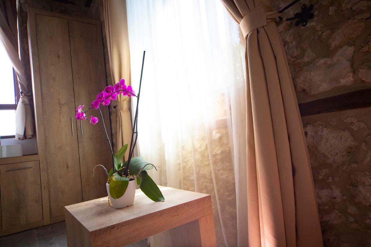 Avenue Hotel Kerýnia Eksteriør bilde