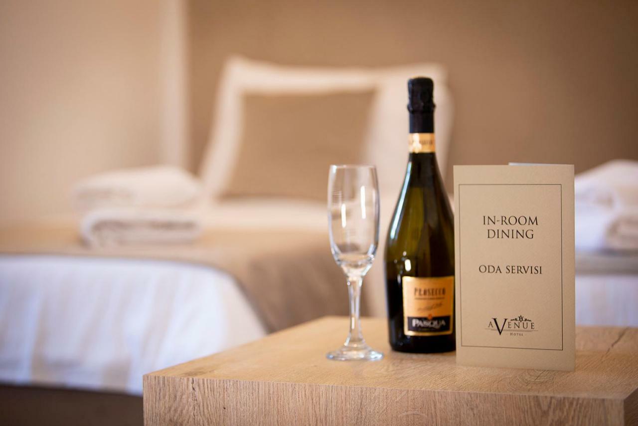 Avenue Hotel Kerýnia Eksteriør bilde